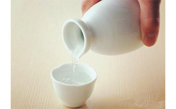 白酒二維碼防偽標(biāo)簽可以給企業(yè)帶來什么優(yōu)勢及價值？